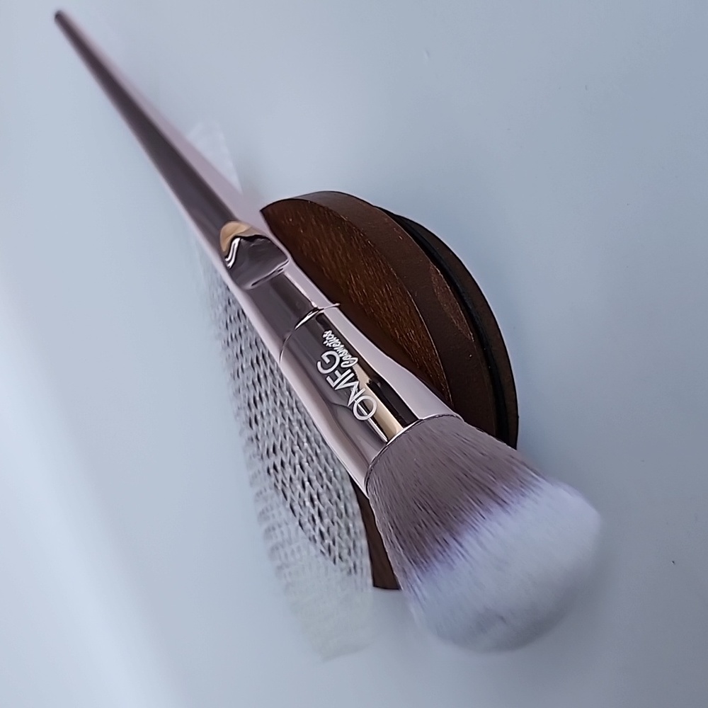 OMFG Cosmetics Rose Gold Makeup Brush